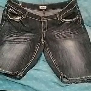 Ymi jean shorts size 20